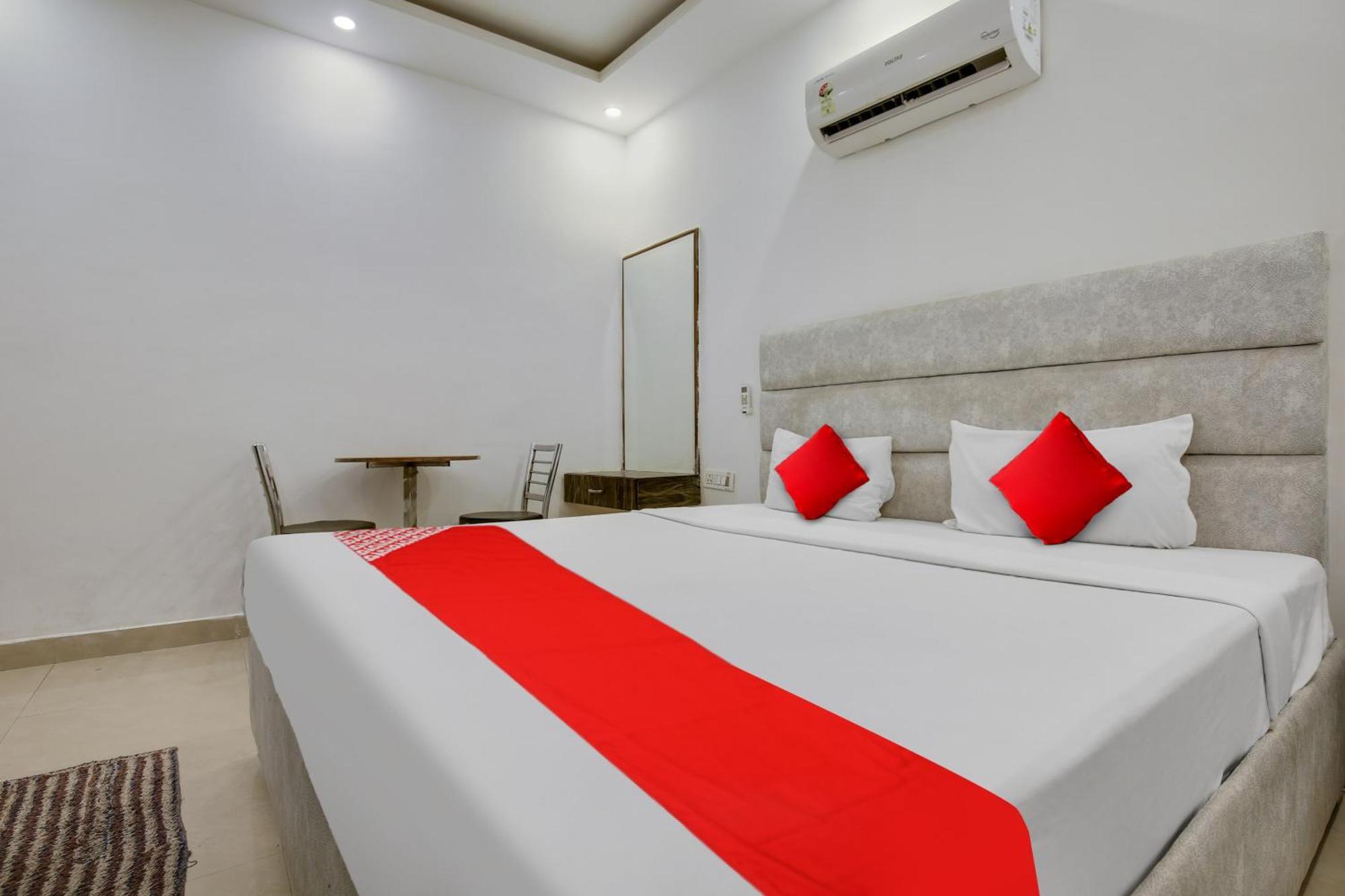 Hotel O Av Continental Zirakpur Exterior photo