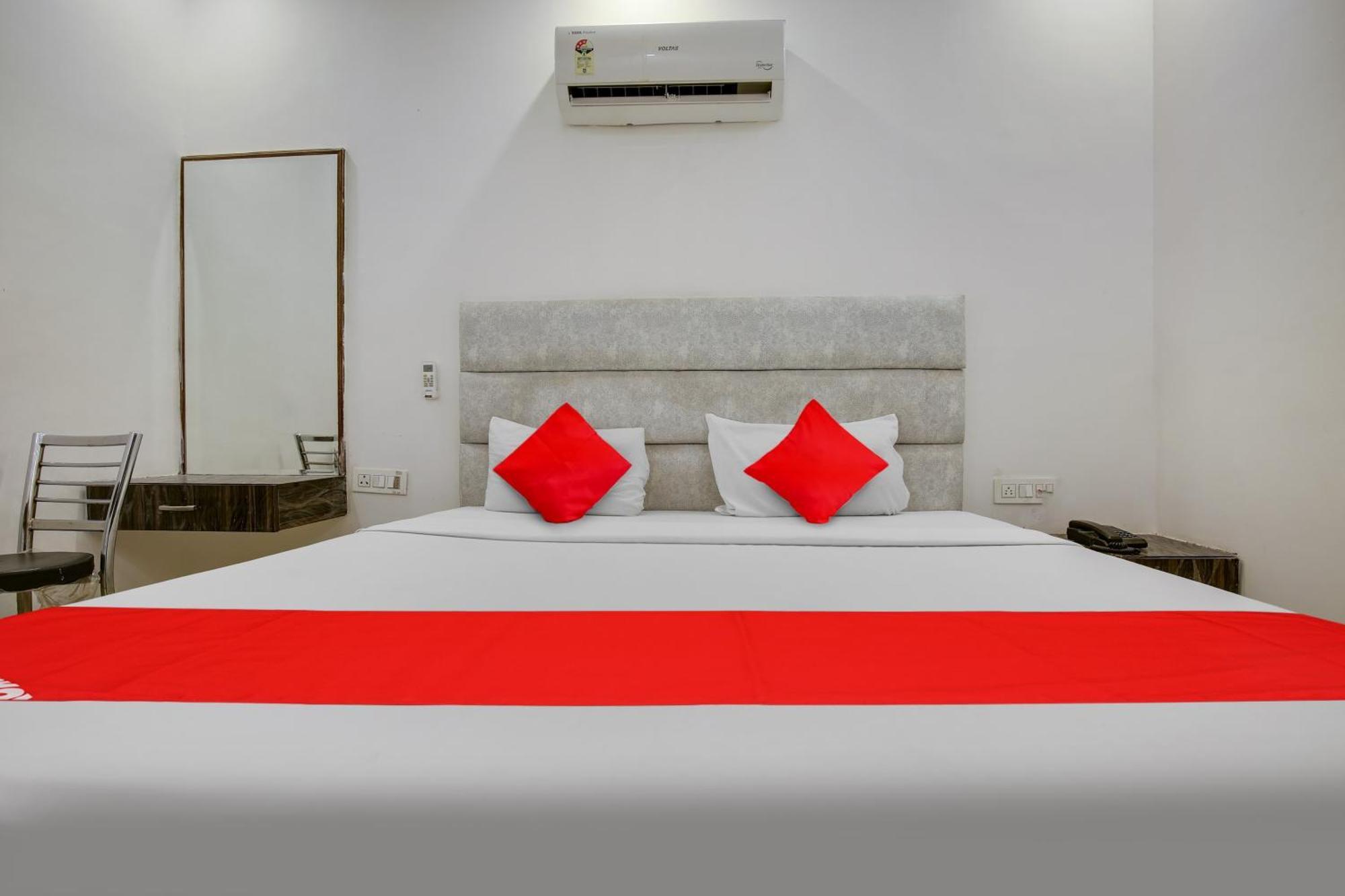 Hotel O Av Continental Zirakpur Exterior photo