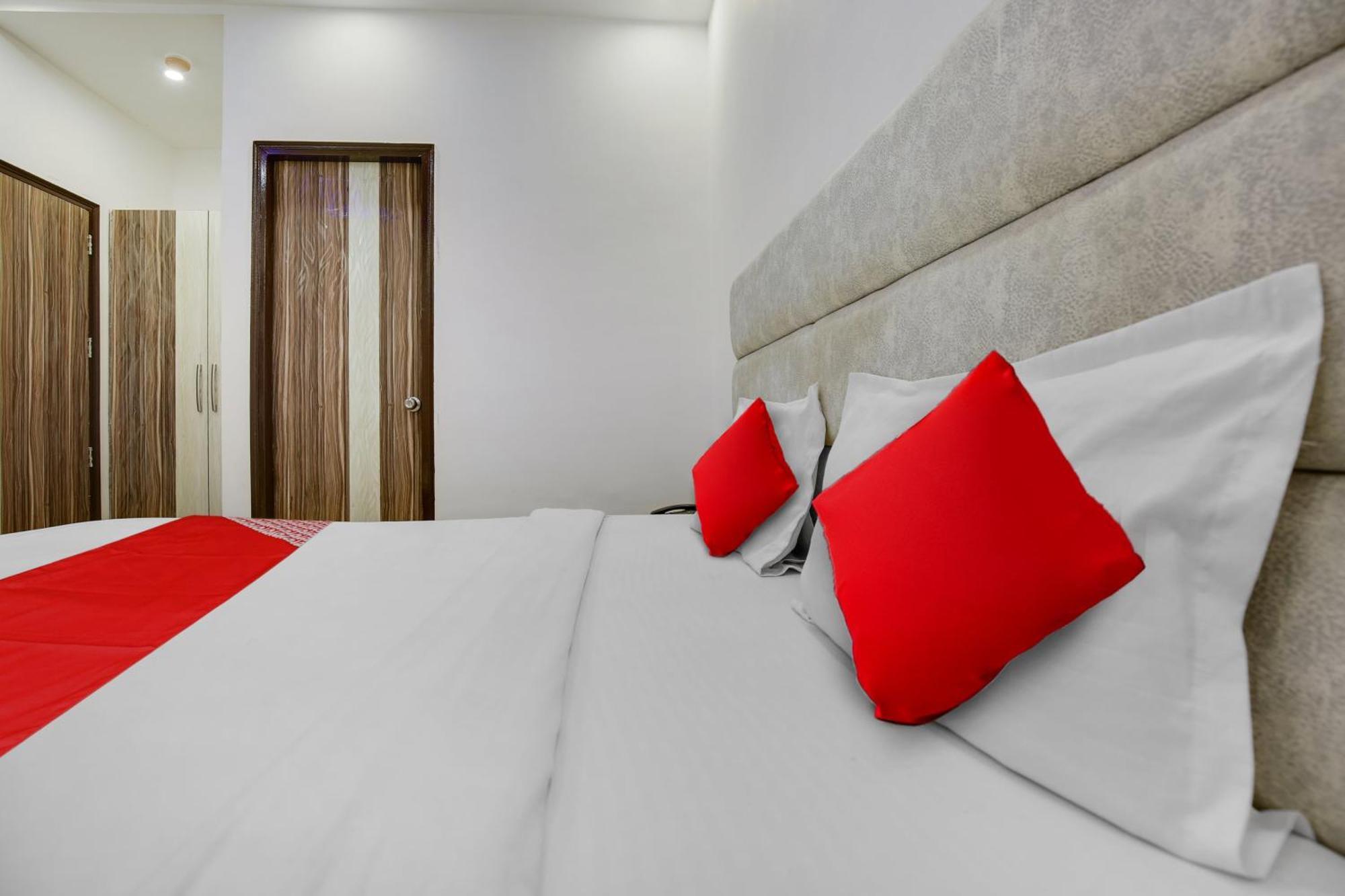 Hotel O Av Continental Zirakpur Exterior photo