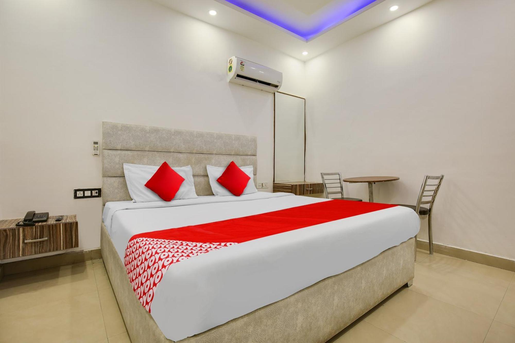 Hotel O Av Continental Zirakpur Exterior photo